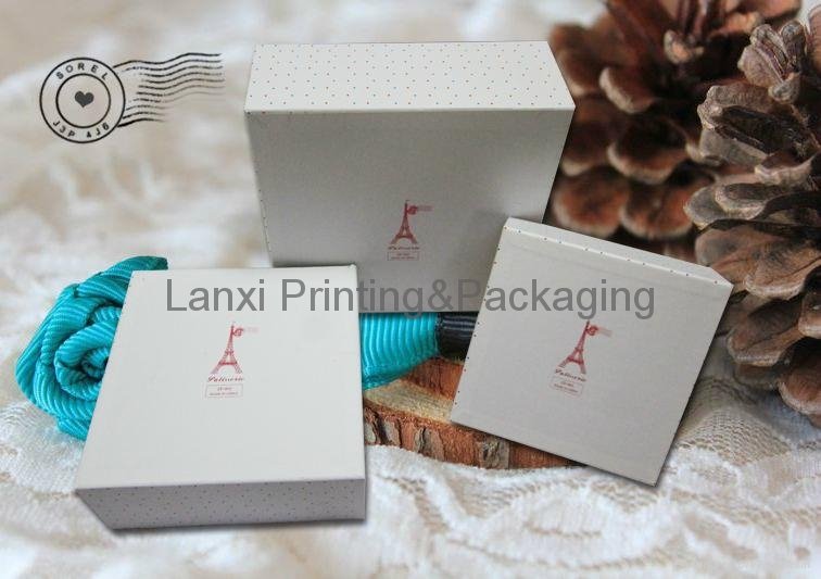 Eiffel Tower white printed paper gift boxes for candy cosmetic and wedding 3