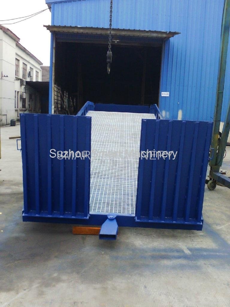 8T Galvanized Hydraulic container forklift loading ramp