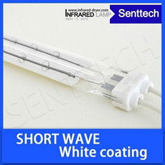 Short wave halogen lamp with ceramic reflector