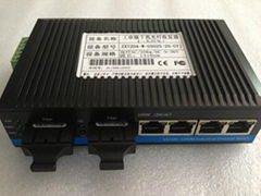 10/100/1000M Industrial fiber media converter （supports 4 TP ports and 2 fiber） 