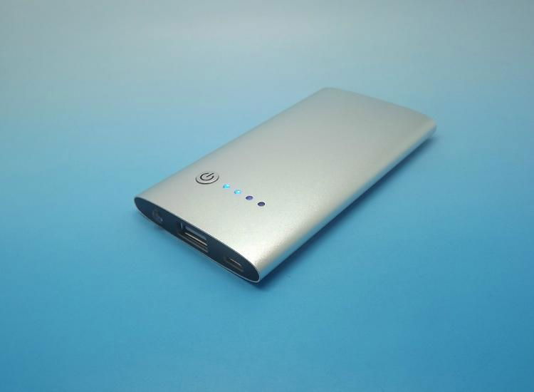 Aluminum 2200mah polymer aluminium LED power bank 2