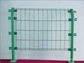 bilateral wire mesh fence 