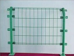 bilateral wire mesh fence