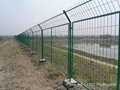 frame wire mesh fence  3