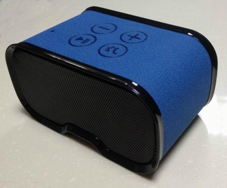 Portable mini bluetooth speaker with hands-free function