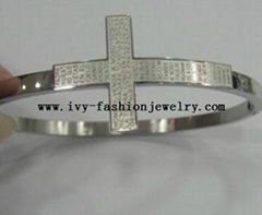 Unusual Fashion Jewelry Stainless Steel Bangles with Cross Design for Women