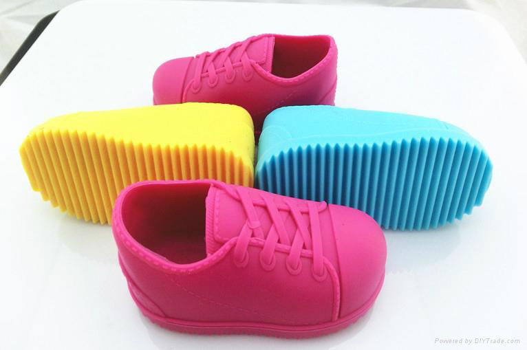 Environmental Candy Color Shoes Shape Silicone Cleaning Brush 3