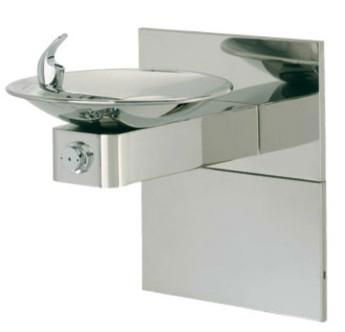 wall mounted drinking fountain BritLo 1