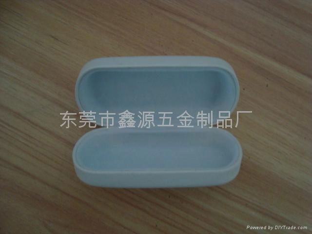 Containers for contact lenses 01 3