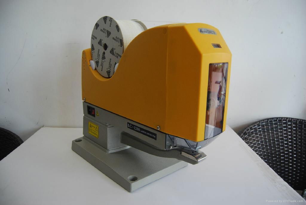 PLASTIC STAPLE ATTACHER