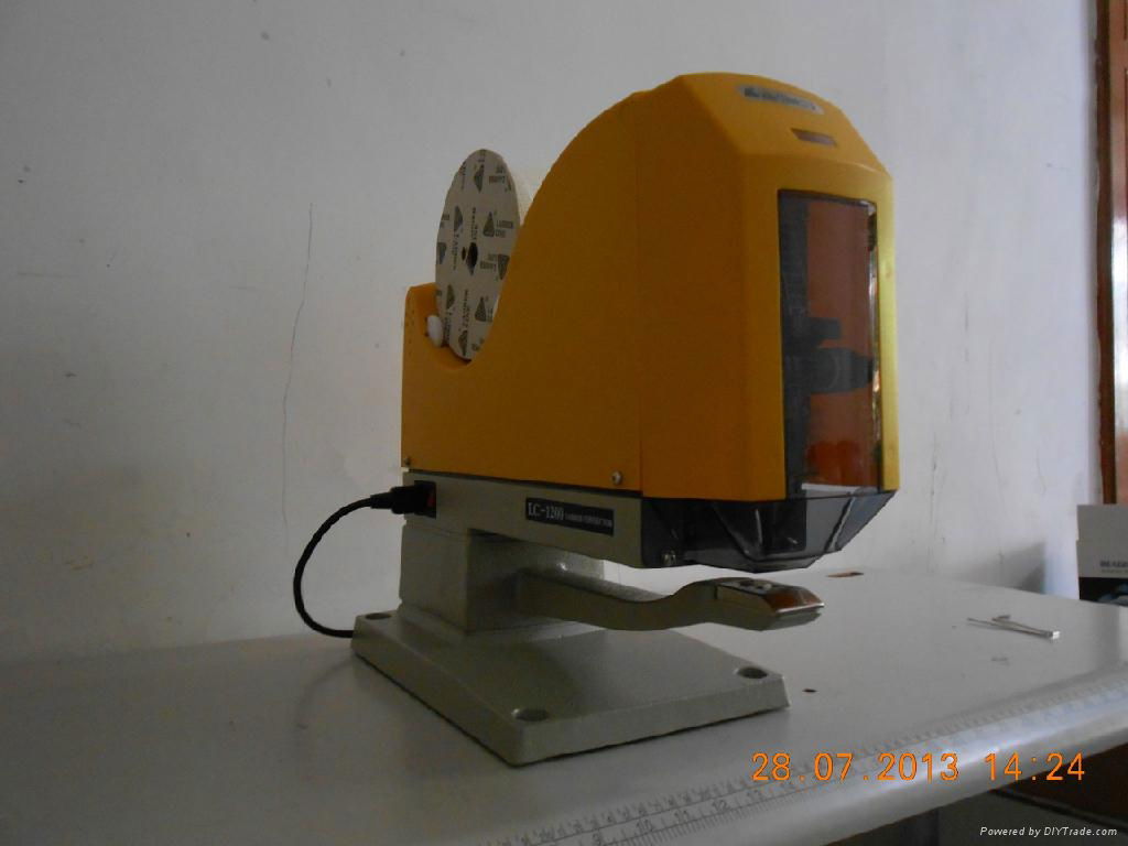 PLASTIC STAPLE ATTACHER 3