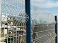 wire mesh fence