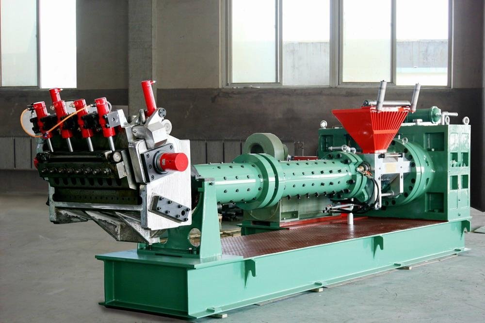  RUBBER EXTRUDER