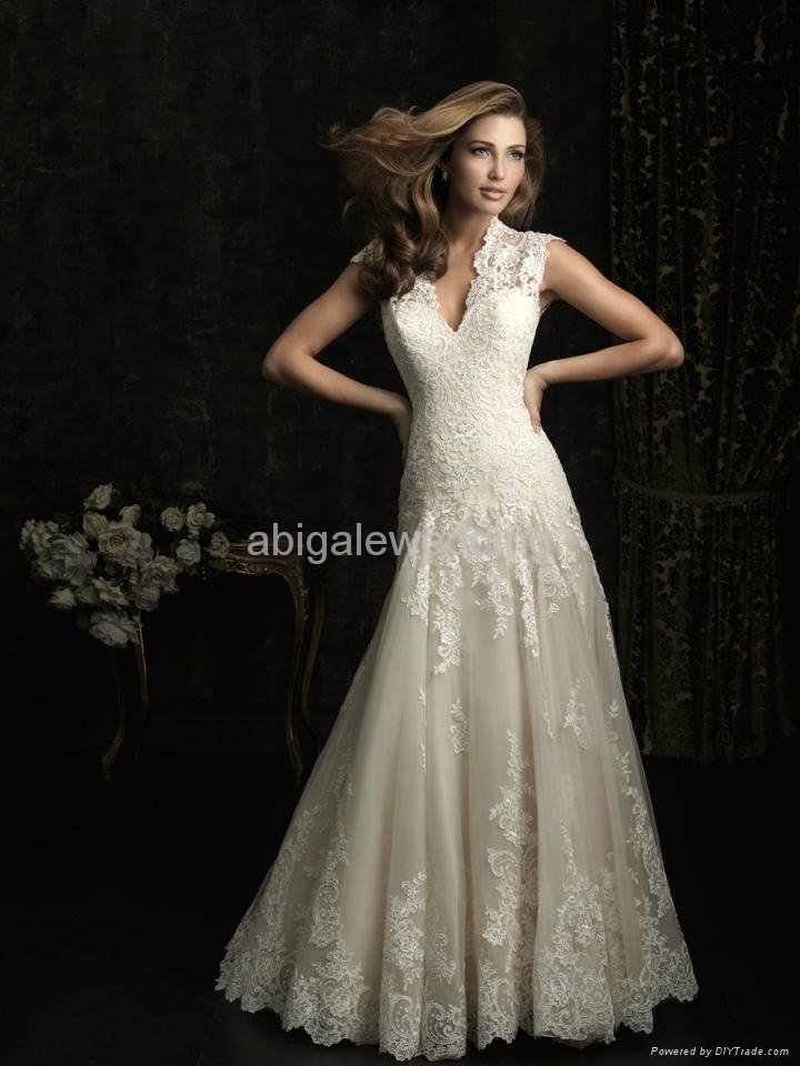 Latest Designs Elegant White V Neck Floor Length Backless Lace Wedding Gown  2