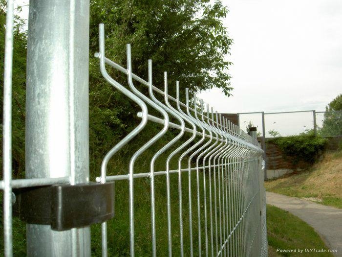 Galvanized and PVC coated welded wire fence 4