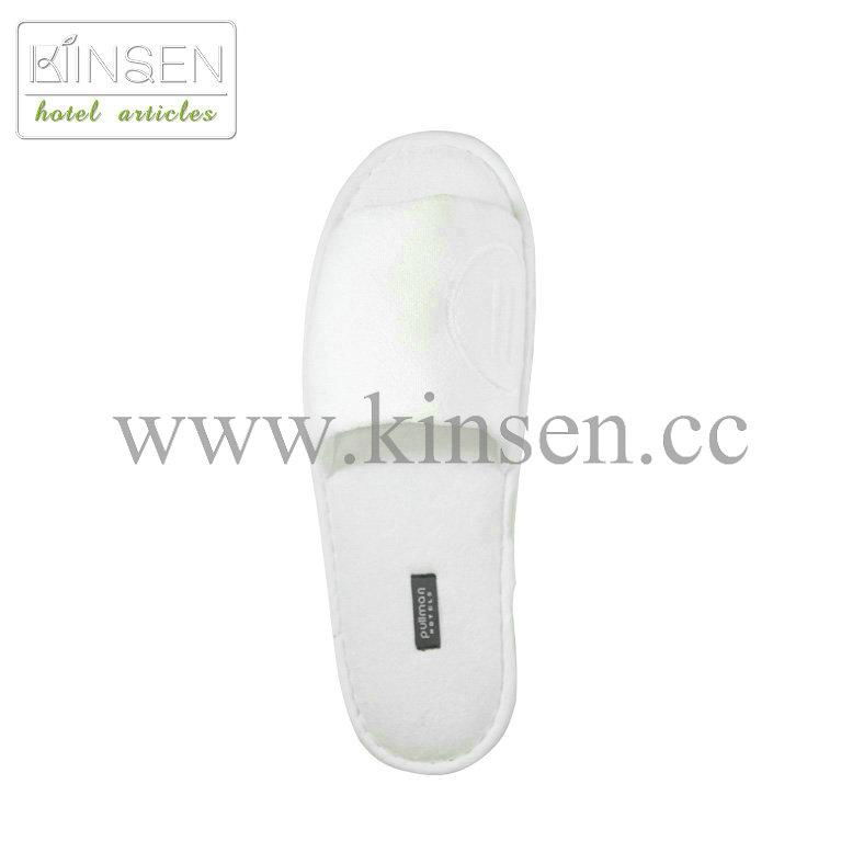 white hotel slipper with embroided logo 5