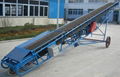Adjustable fertilizer belt conveyors