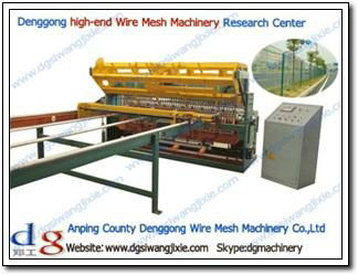 automatic welded wire mesh fence machine China factory