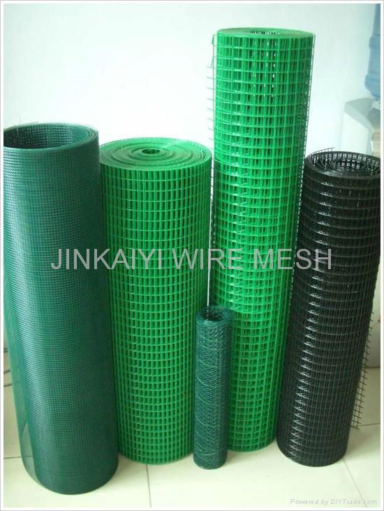 Welded wire fence panels