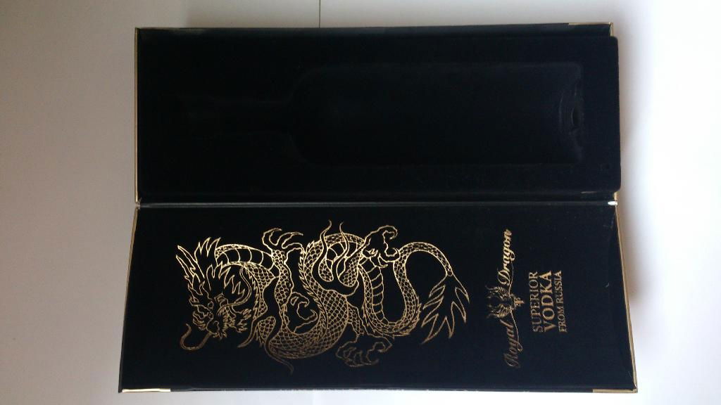 classical design foil stamping  with velvet wine  box 2