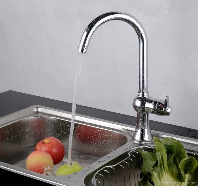 Brass Single Hole Kitchen Water Faucet