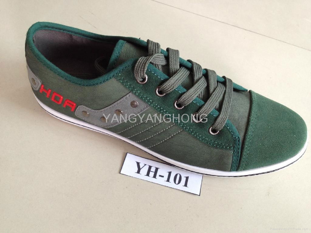 The latest PVC trade injection shoes for men in 2013 3