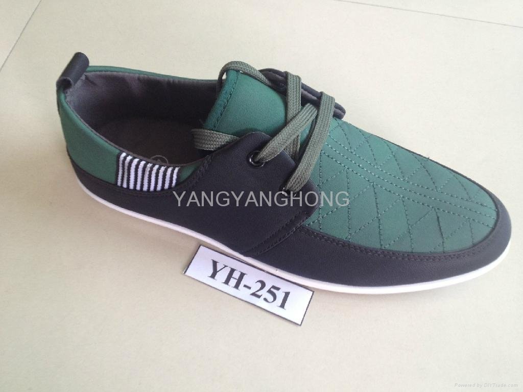The latest PVC trade injection shoes for men in 2013 4