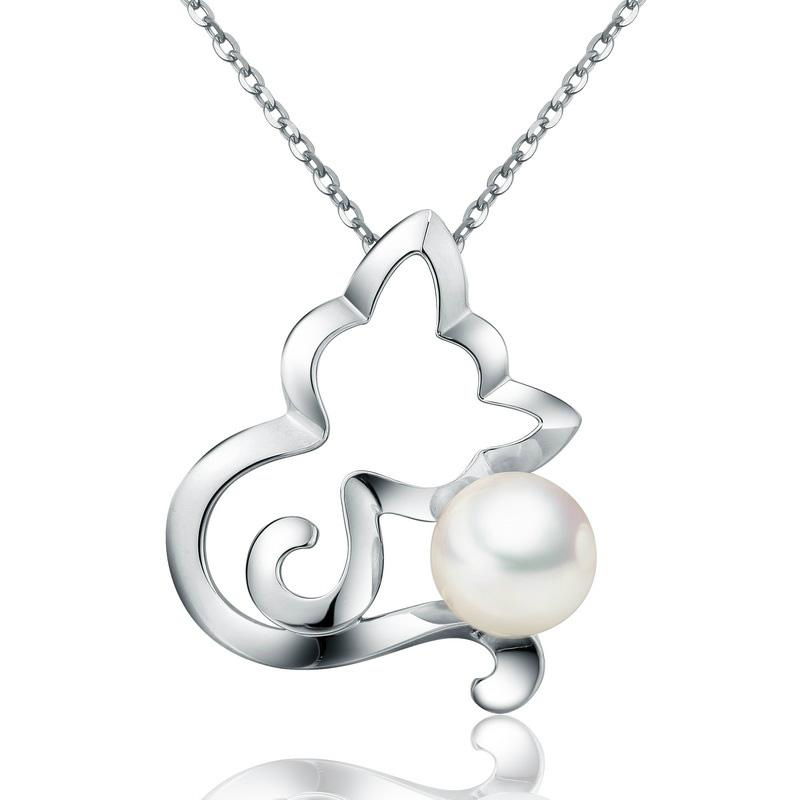 18 k gold with white seawater pearl pendant