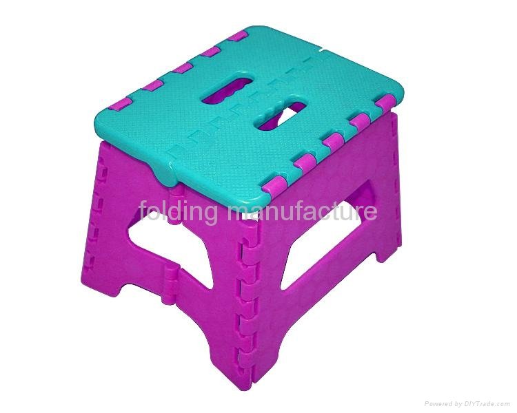Plastic folding kids party chairs
