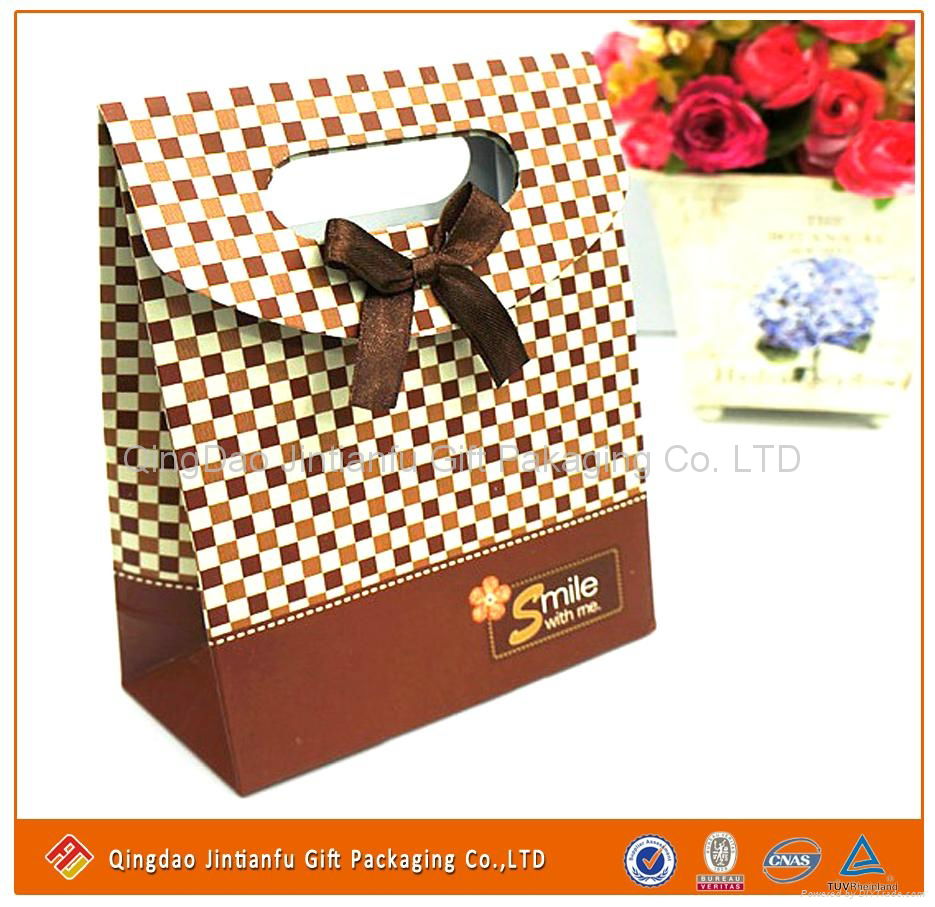 elegant simple paper bag with ribbon bowknot  5