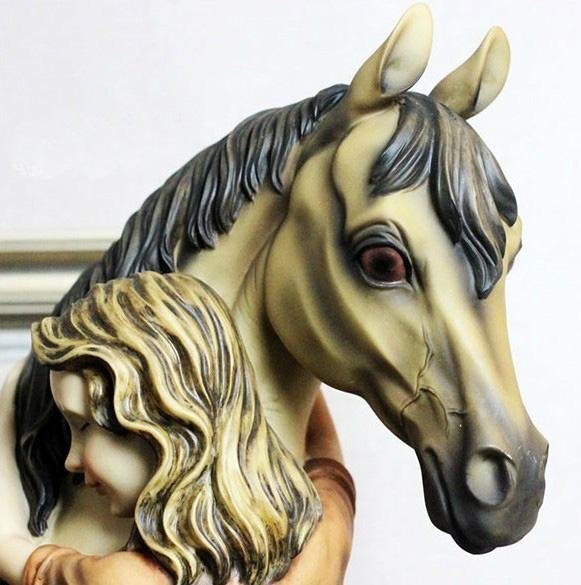 Little Girl and horse head Ornaments Resin Craft 2