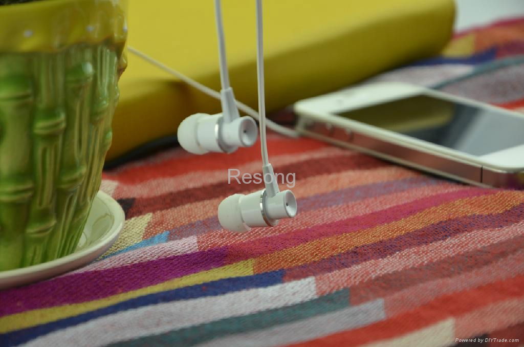 hot selling earphone with mic for samsung and iphone 2