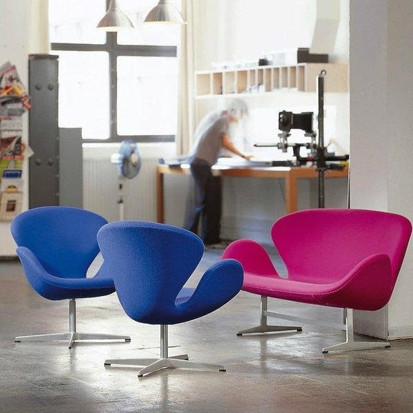 Arne Jacobse Modern fiberglass Swan chair 3