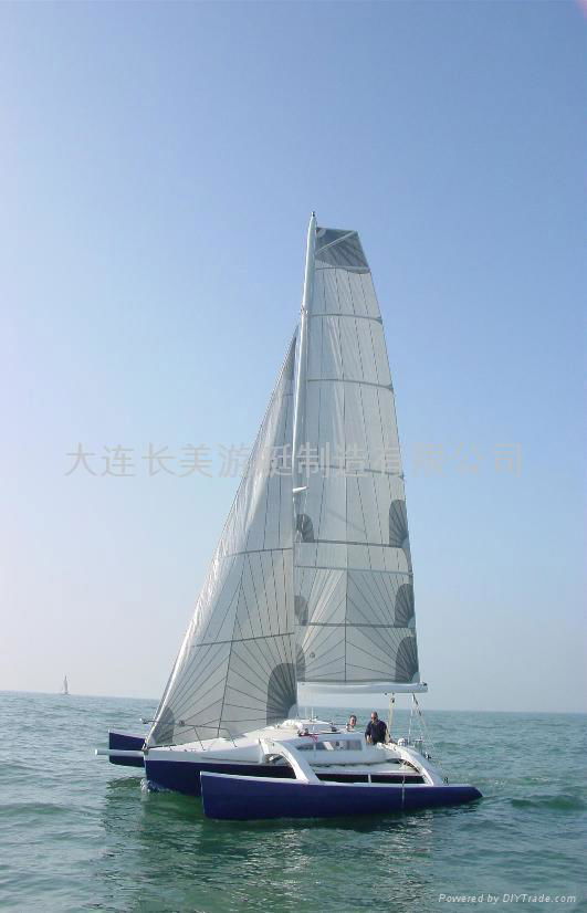 JE29 trimaran 1