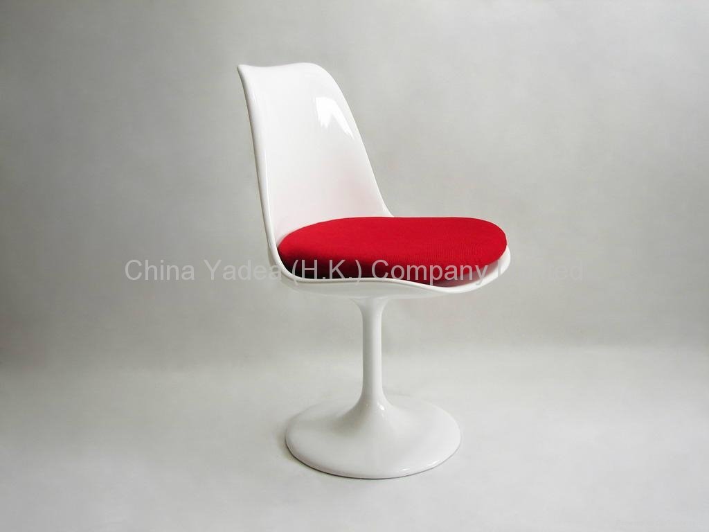 Tulip chair in fiberglass 2
