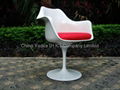 Tulip armchair in fiberglass