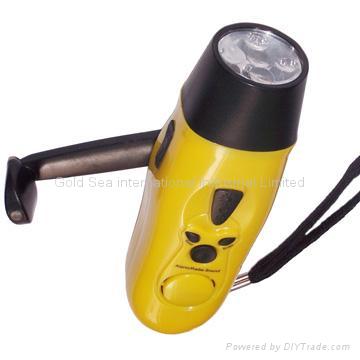 Dynamo Flashlight with FM Scan Radio Function 2