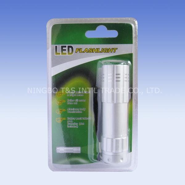 LED Flashlight (T4081) 4