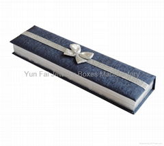 BRACELET BOX WITH DOWKNOT AND RIBBON