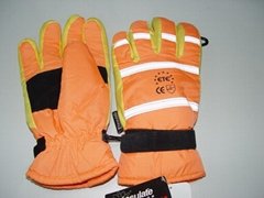 hv gloves with 3M retroreflective bands with thinsulate lining