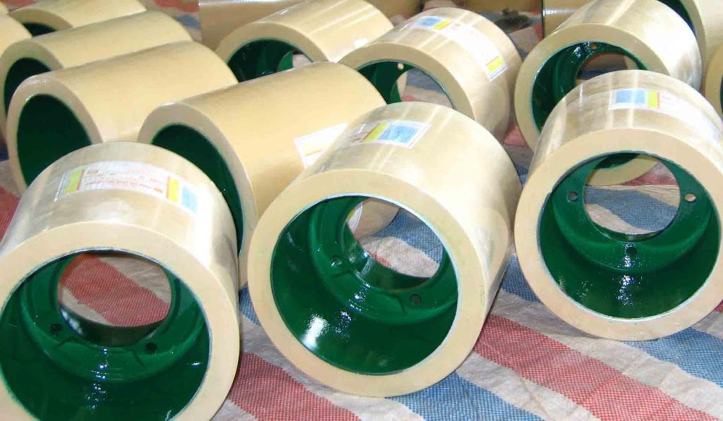 Rice rubber roller cast Al. and Ir Duc Phuong golden Rice rubber roller (Vietnam