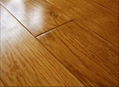 Solid and engineered wood White oak floor 1