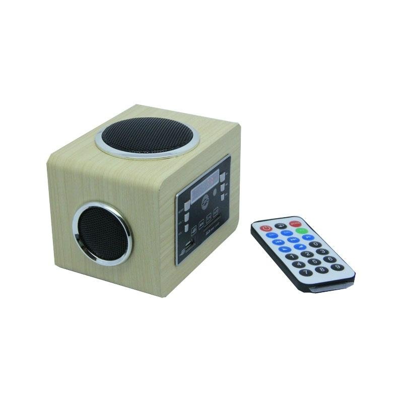 Multi-functinal bluetooth speaker 3