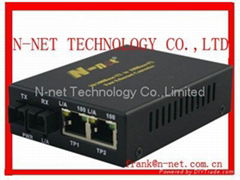 Unmanaged 10/100M Media Converter with  1 Fiber Port & 2 Ethernet Ports