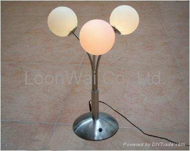 Color-changing LED table lamp 3