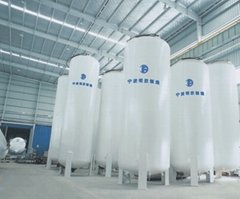 Vacuum powder insulation cryogenic liquid tank
