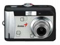 Genius 4MP Digital Camera 1