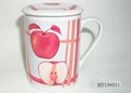 Porcelain mug with strianer