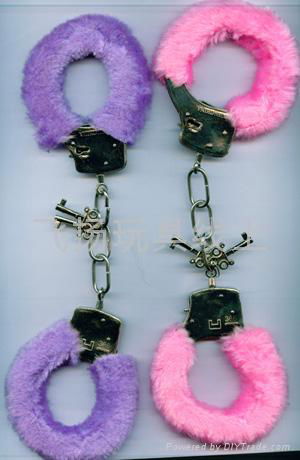 Stuffed toy handcuffs 2