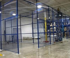 Wire mesh storage partition